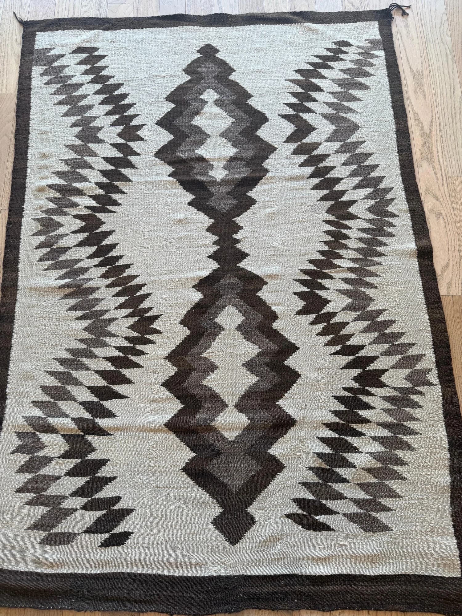 Navajo Diamond Rug, circa 1930, actual catalog view 9