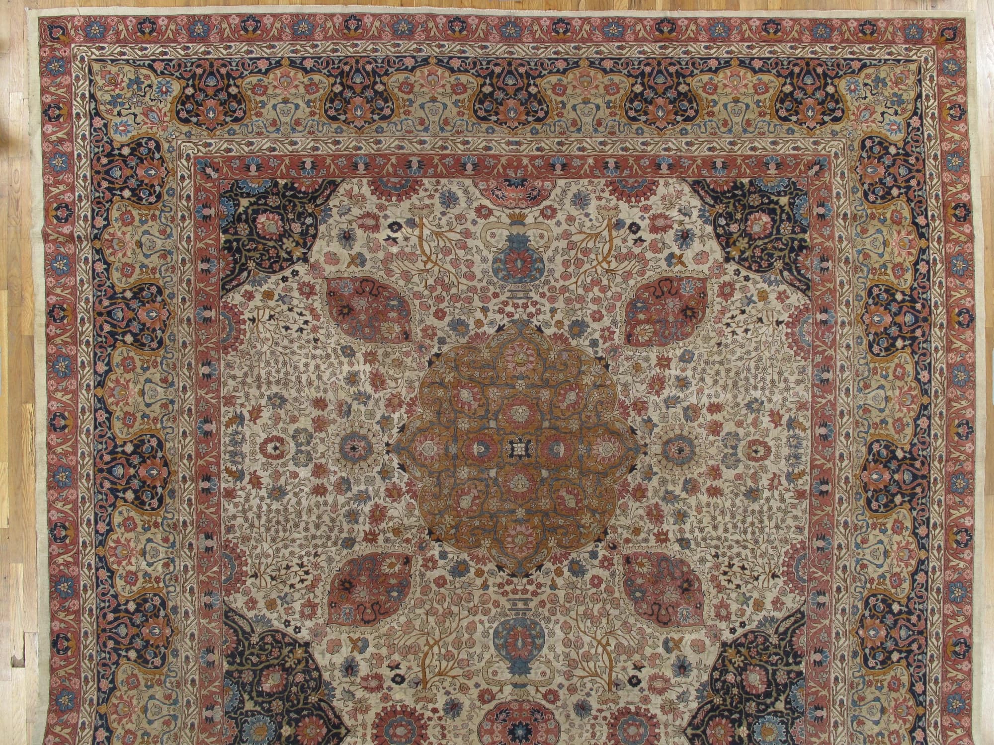 Sivas Carpet in Red and Green, actual catalog view 9