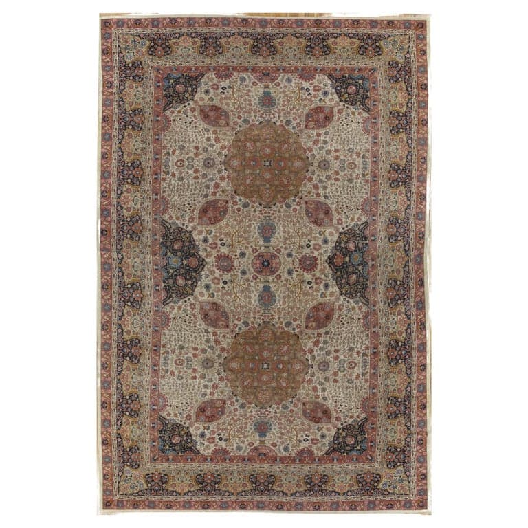 Sivas Carpet in Red and Green