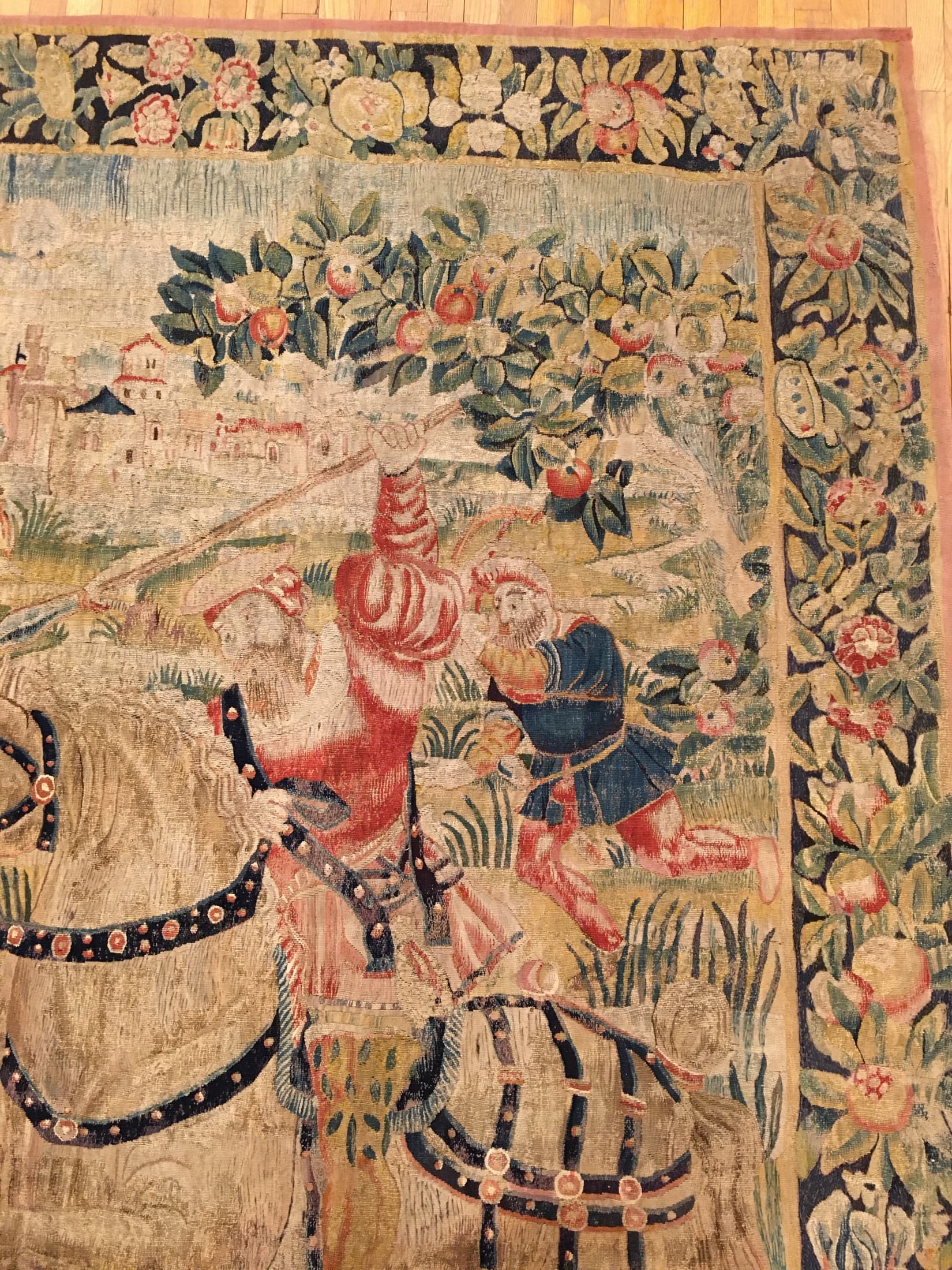 Original gallery detail photograph 4 of Flemish hunting tapestry #32469